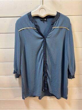 CLAIRE FRANCE Blue Blouse Gold Details Size 16
